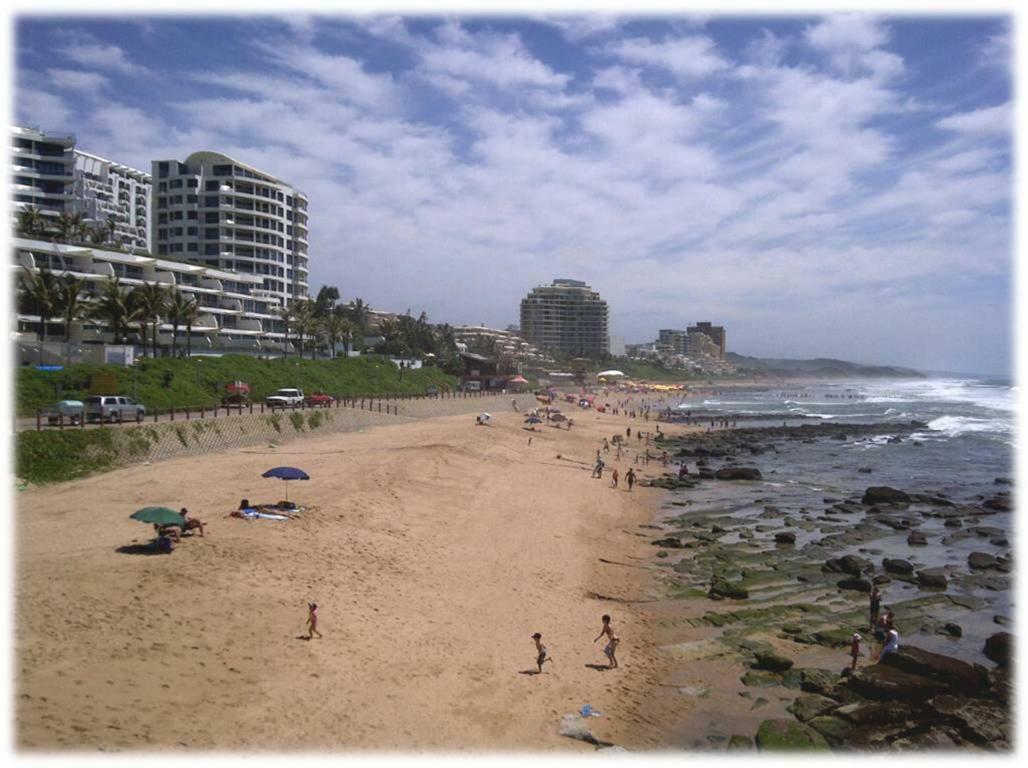 Beachfront Luxury @ Umhlanga Durban Esterno foto