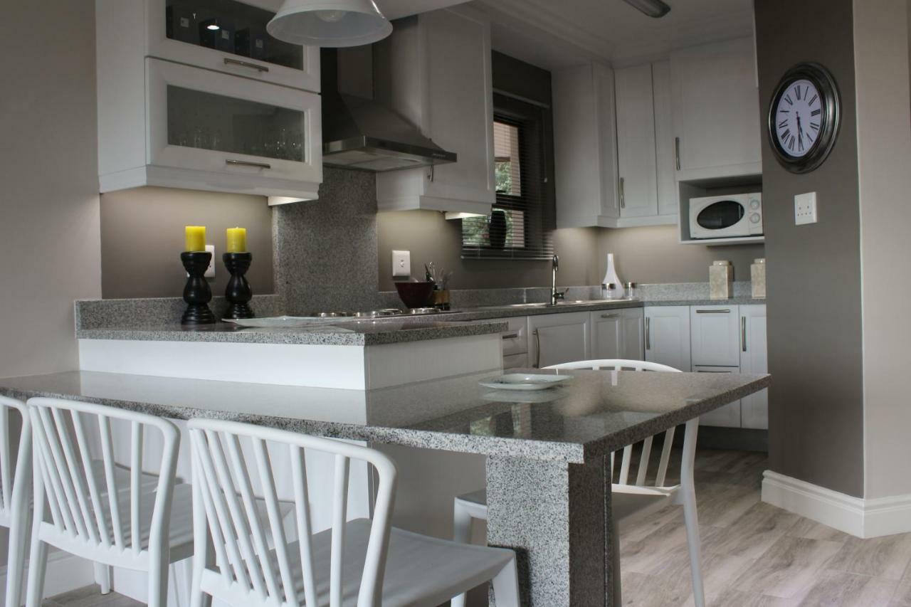 Beachfront Luxury @ Umhlanga Durban Esterno foto