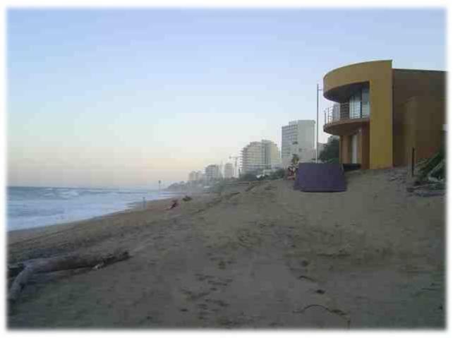 Beachfront Luxury @ Umhlanga Durban Esterno foto