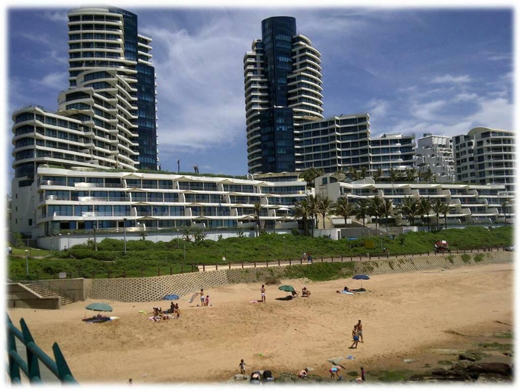 Beachfront Luxury @ Umhlanga Durban Esterno foto